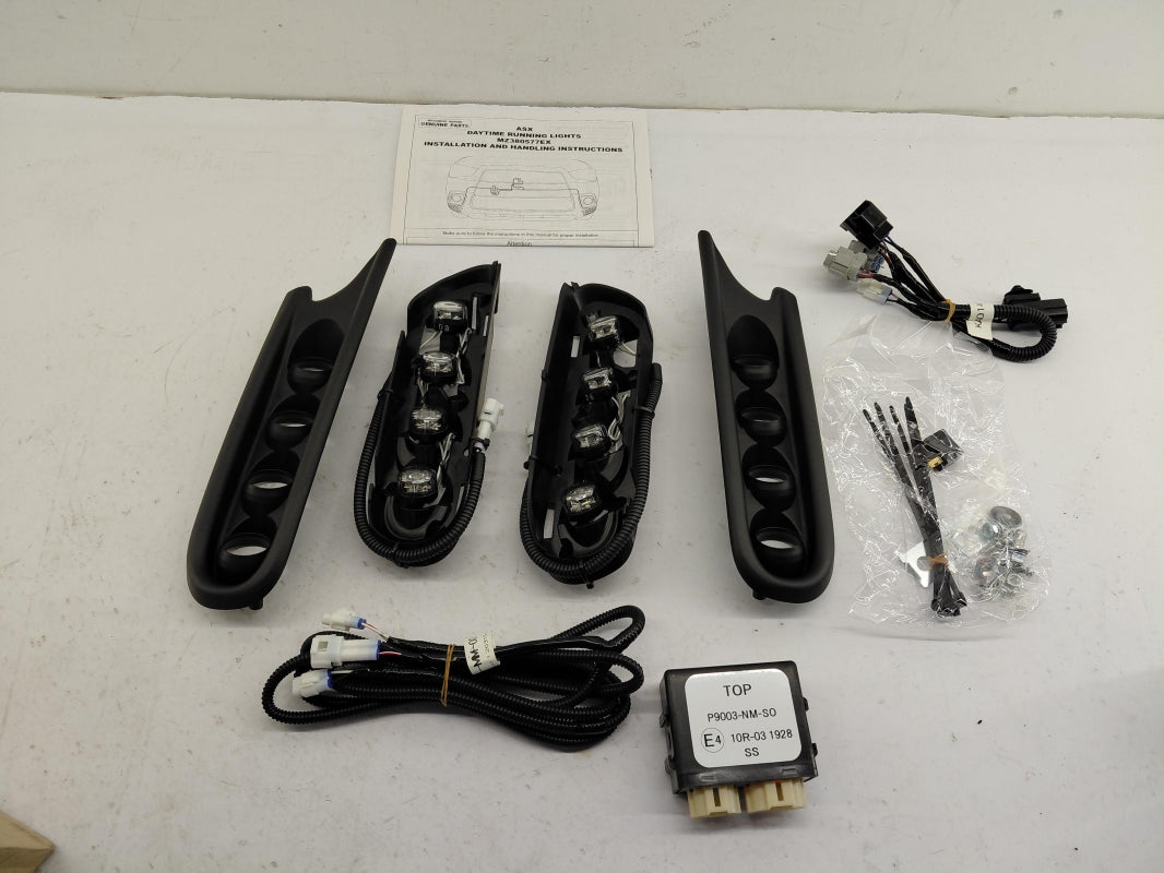 Original OE MITSUBISHI Tagfahrlicht Satz MZ380577EX
