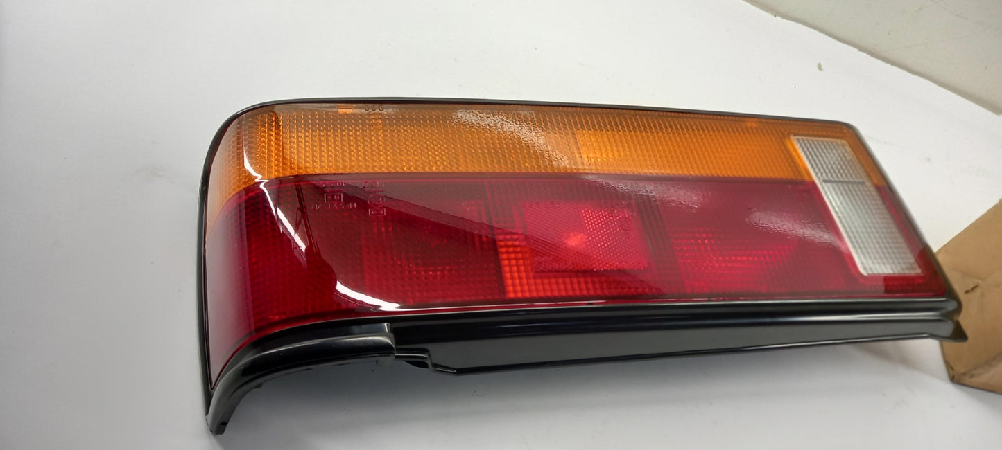 Original OE MAZDA Heckleuchte 8BBD51150