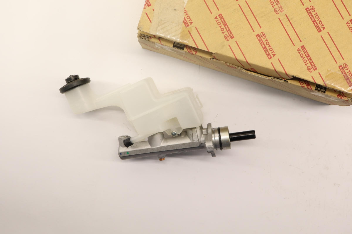 Original OE TOYOTA Hauptbremszylinder 4720113110