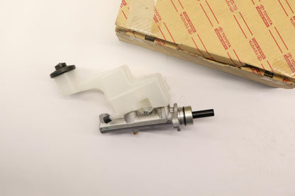 Original OE TOYOTA Hauptbremszylinder 4720113110