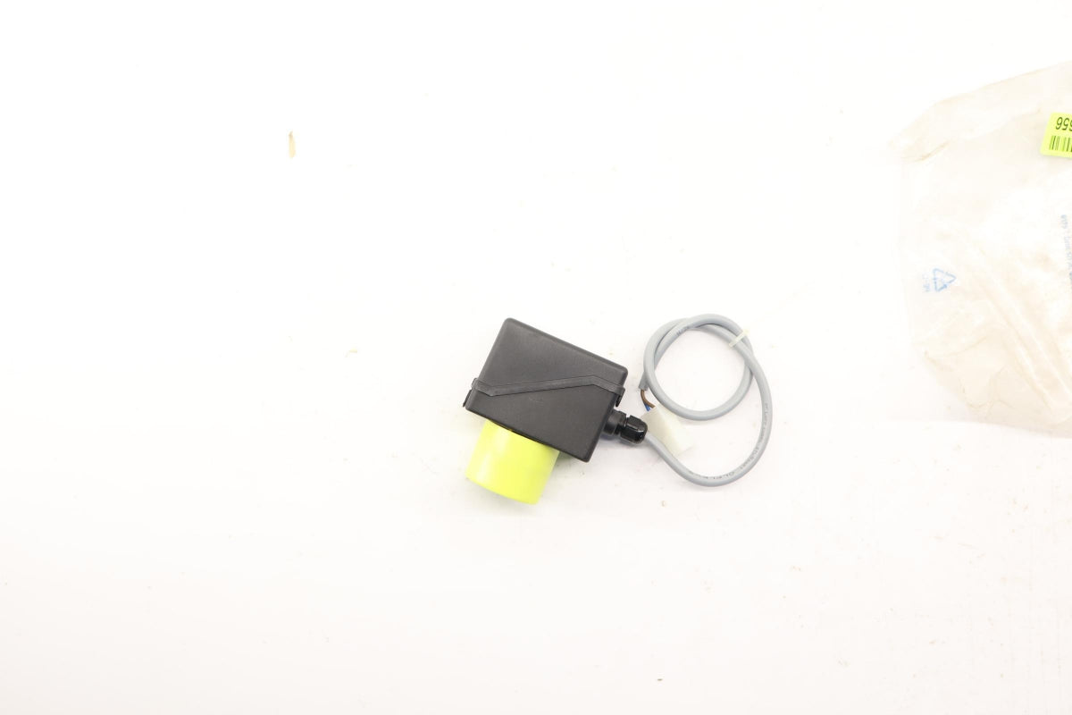 Original OE MERCEDES-BENZ Ventil A0008355772