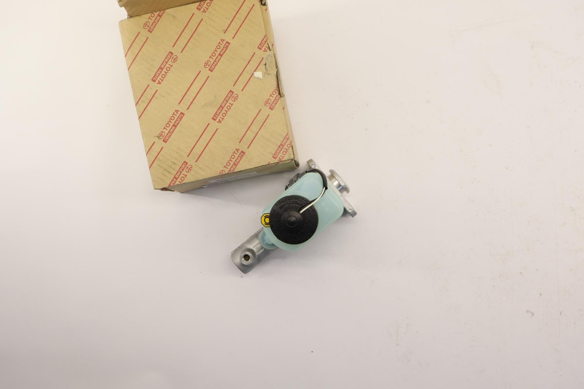 Original OE TOYOTA Hauptbremszylinder 4720160551