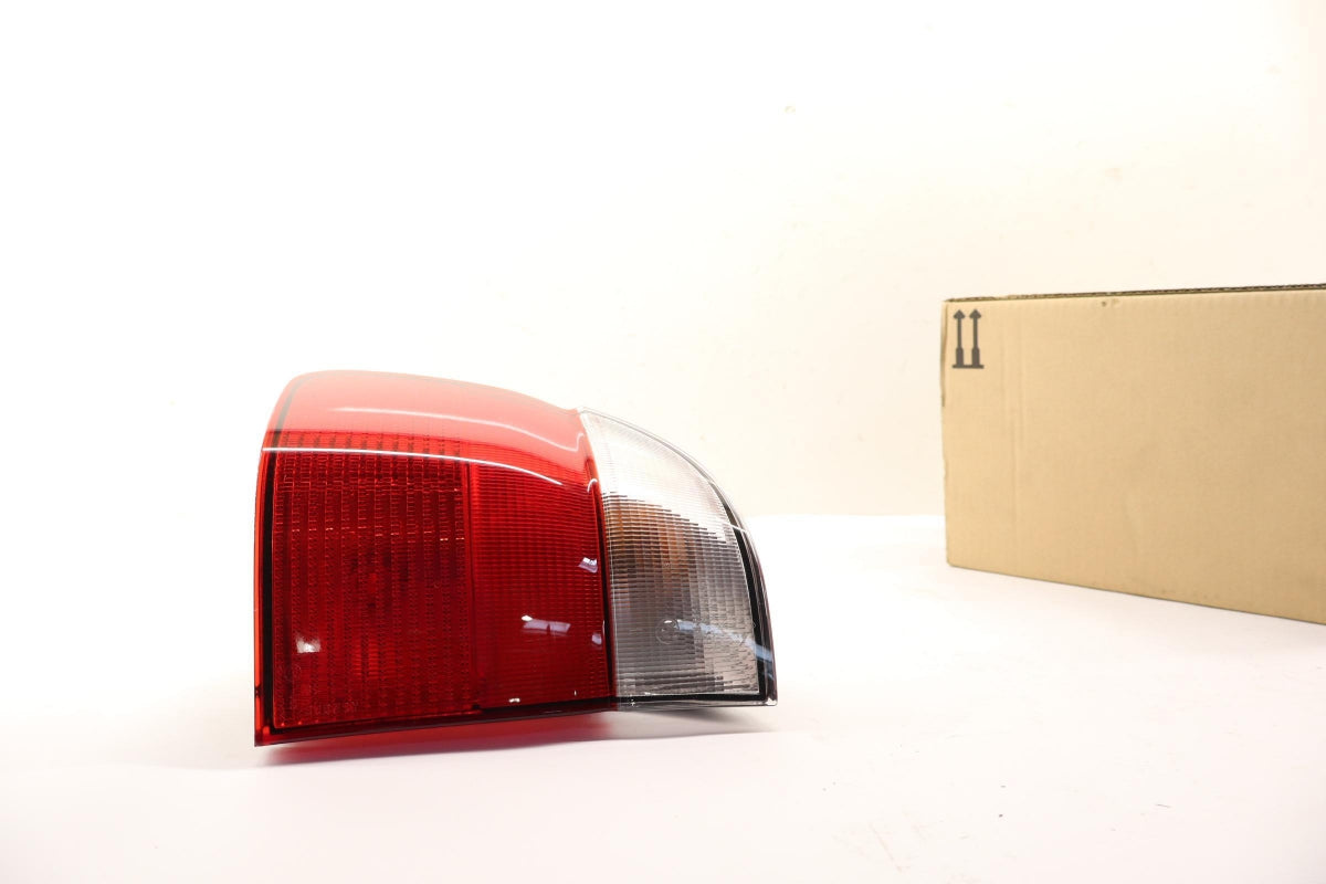 Original OE BMW Heckleuchte 63212496321