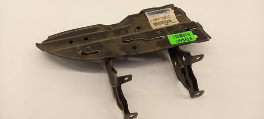 Original OE MITSUBISHI Halter MR576622
