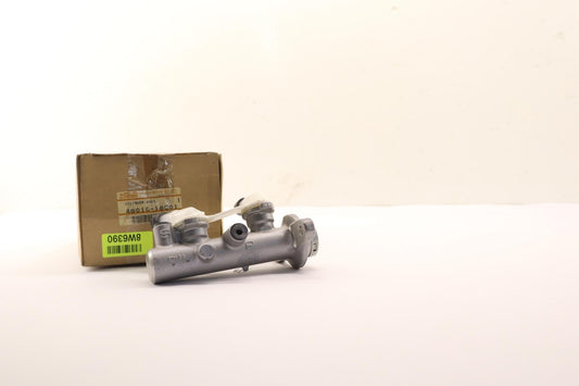 Original OE NISSAN Hauptbremszylinder 4601018C01