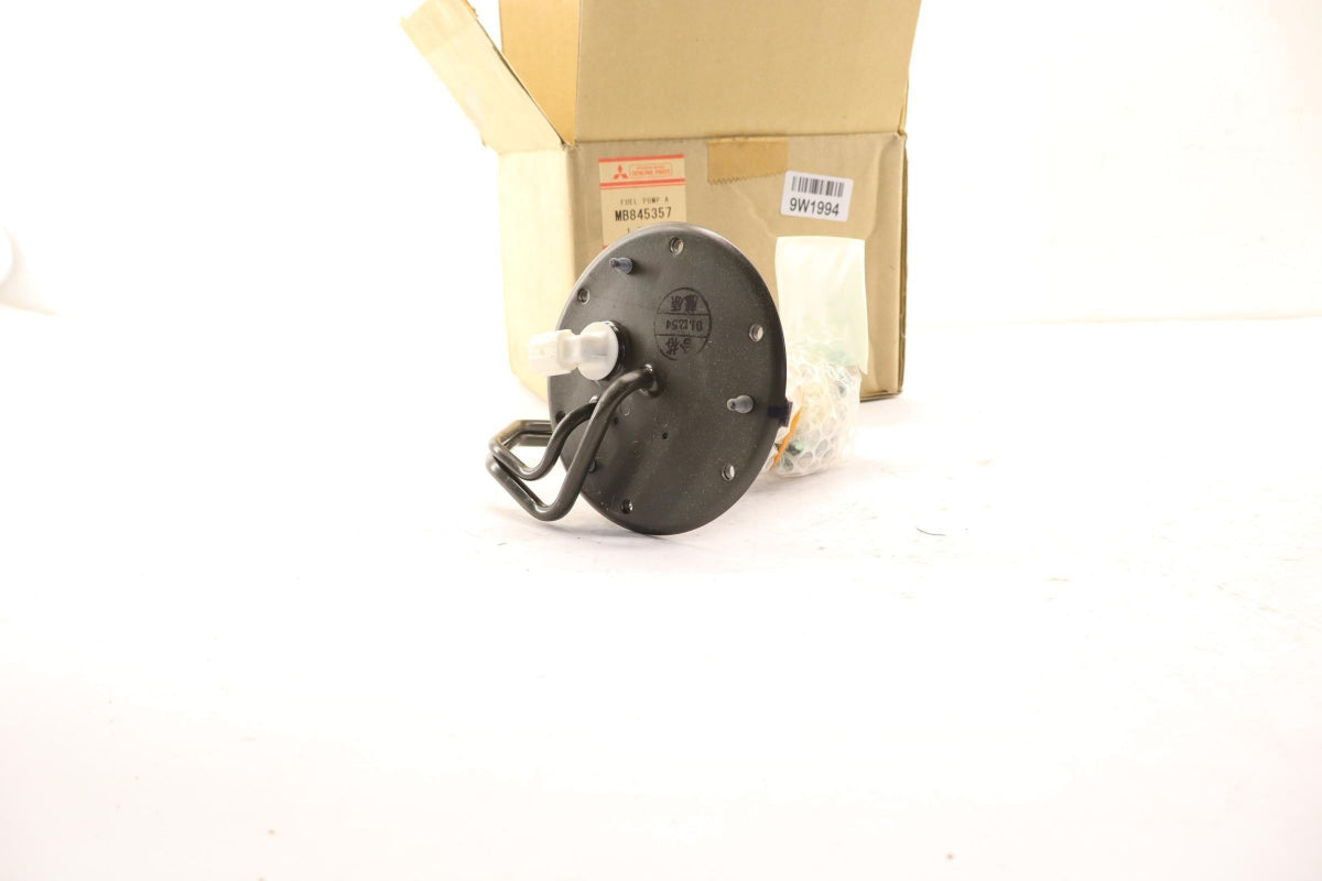 Original OE MITSUBISHI Kraftstoffpumpe MB845357