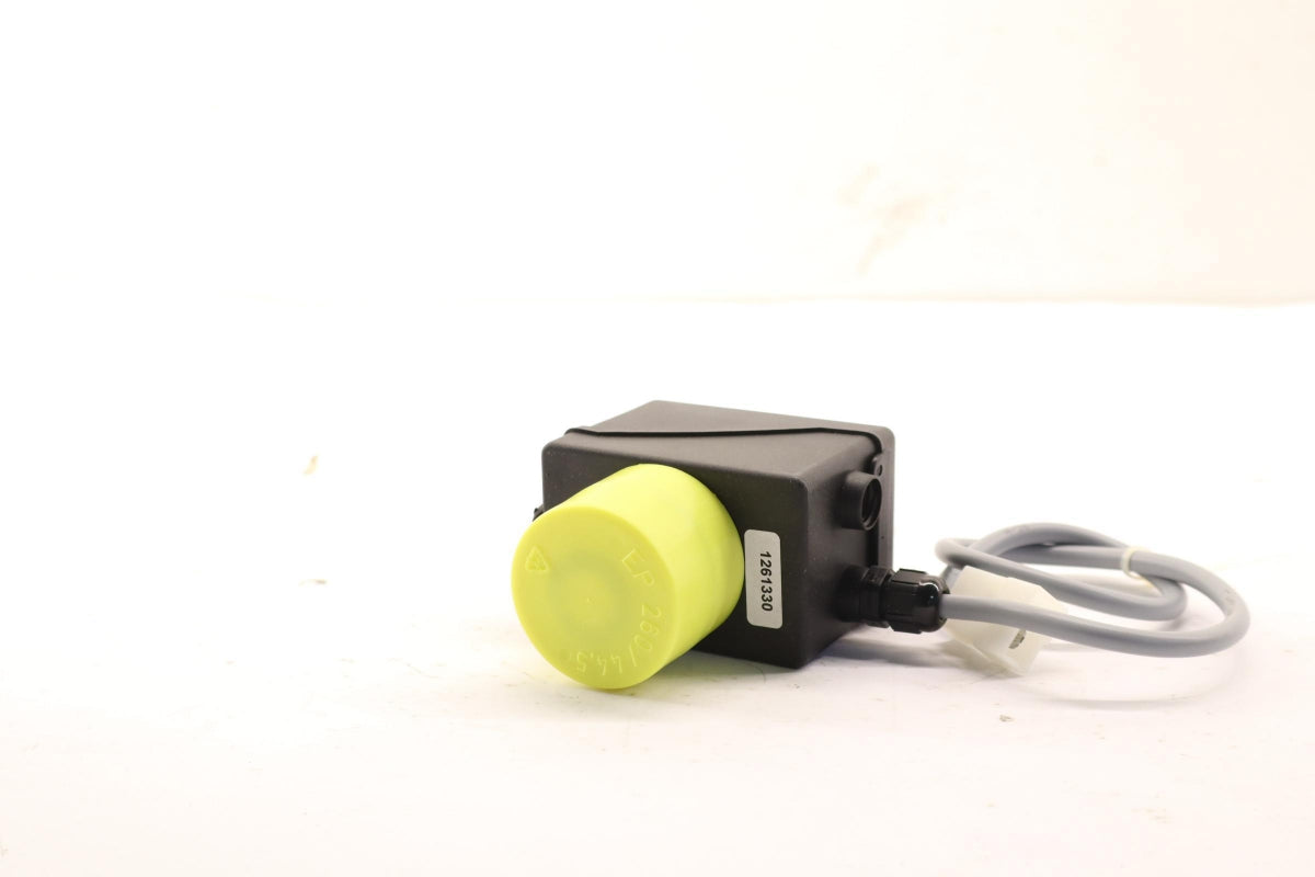 Original OE MERCEDES-BENZ Ventil A0008355772