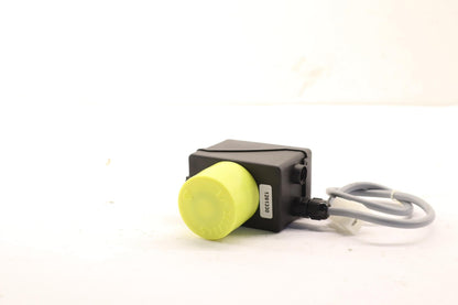 Original OE MERCEDES-BENZ Ventil A0008355772