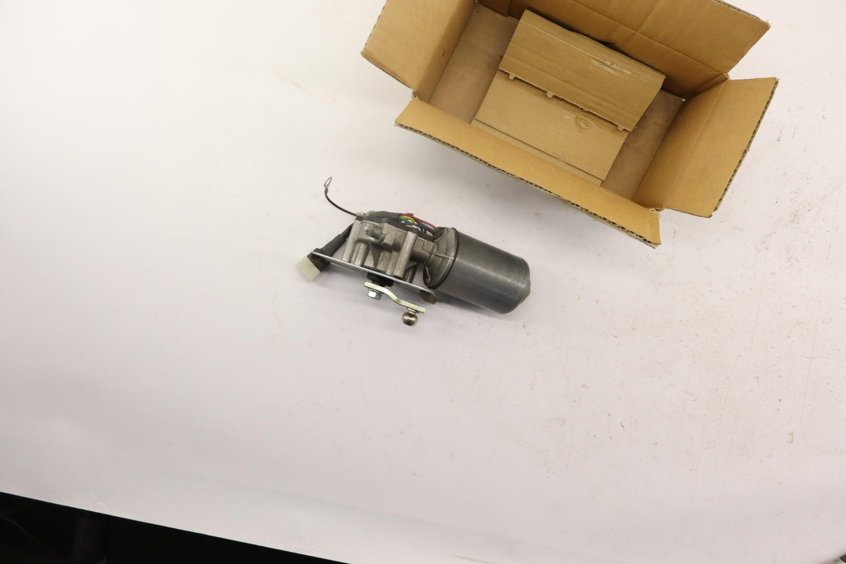 Original OE SUZUKI Wischermotor 3810182A12000