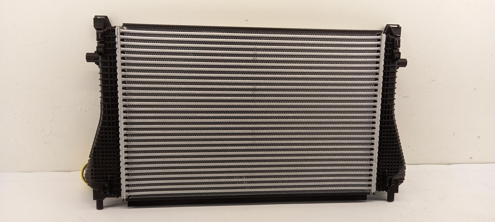 Original OE Volkswagen Ladeluftkühler 5Q0145803S
