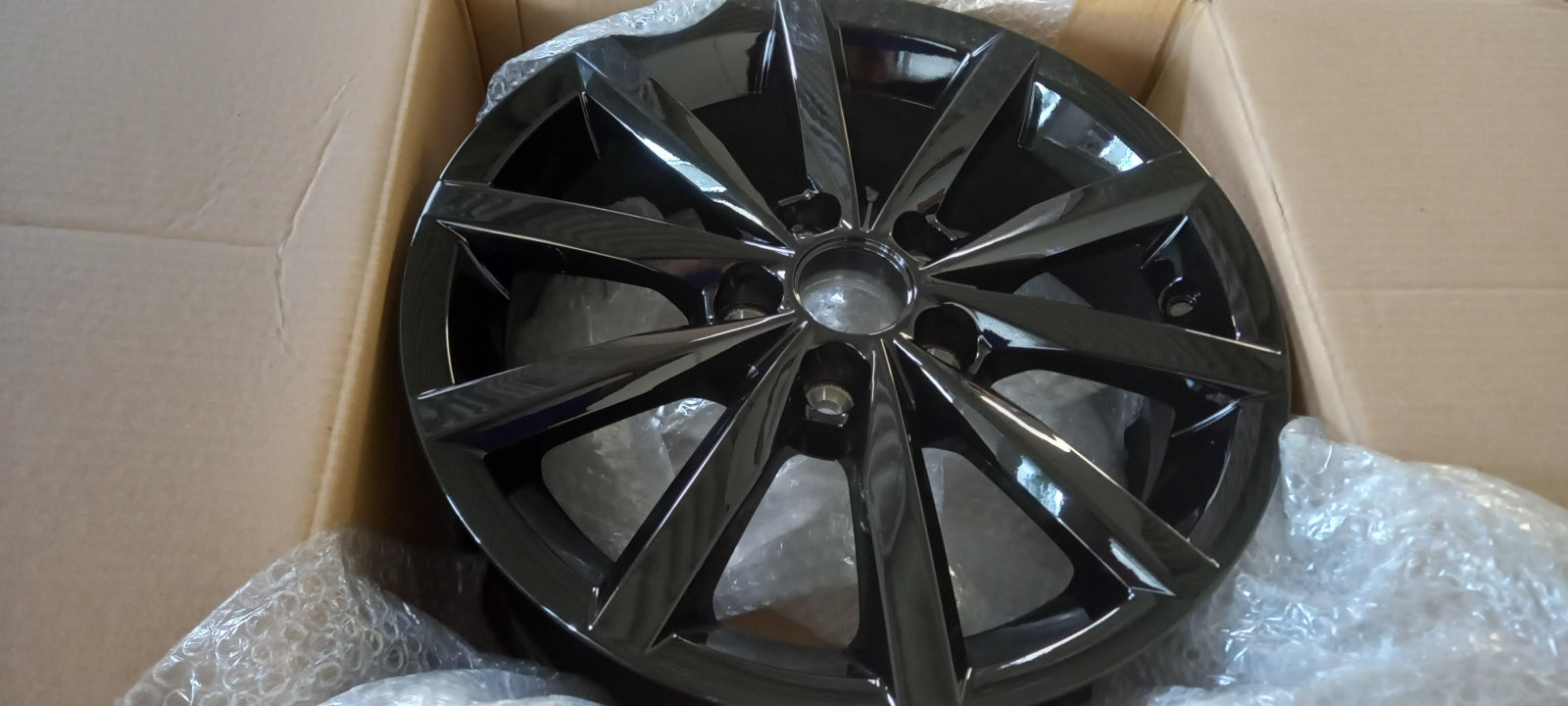 Original VW Polo 6C Alufelge Novara 6Jx15 ET40 schwarz-glänzend 6C0601025QAX1