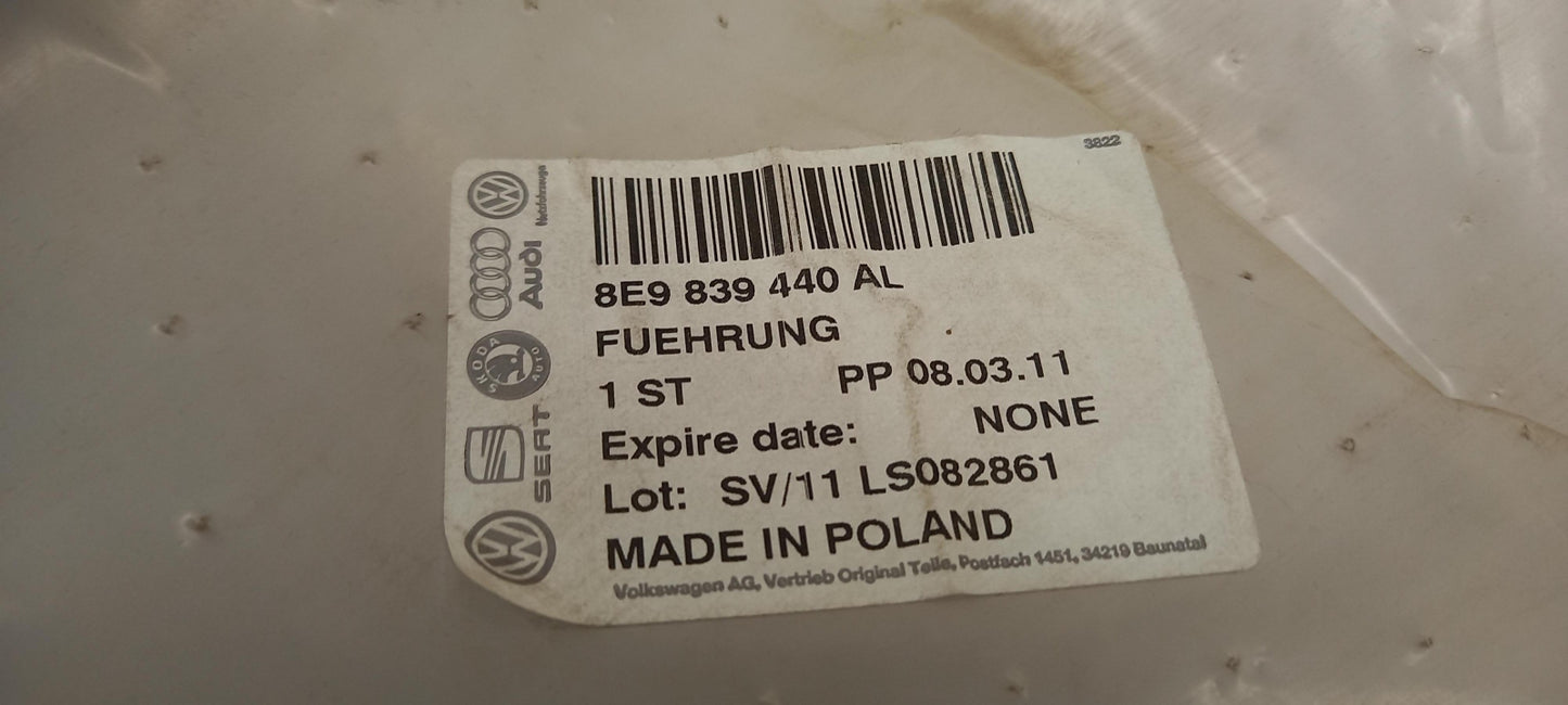 Original OE Volkswagen Fensterführungsschiene 8E9839440AL