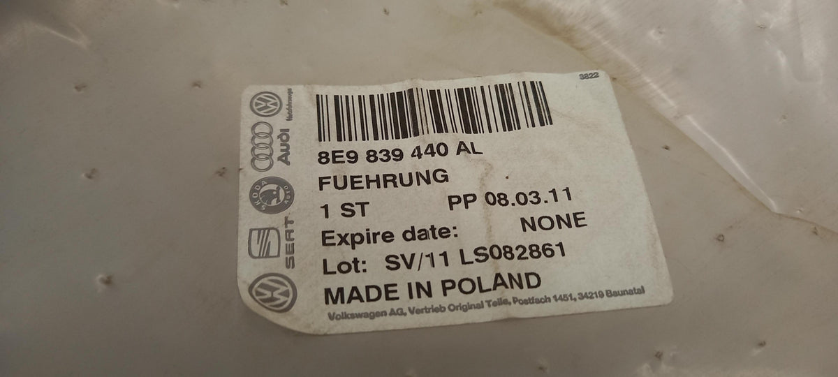 Original AUDI A4 RS4 8E SEAT Exeo 3R Fensterführung hinten rechts 8E9839440AL
