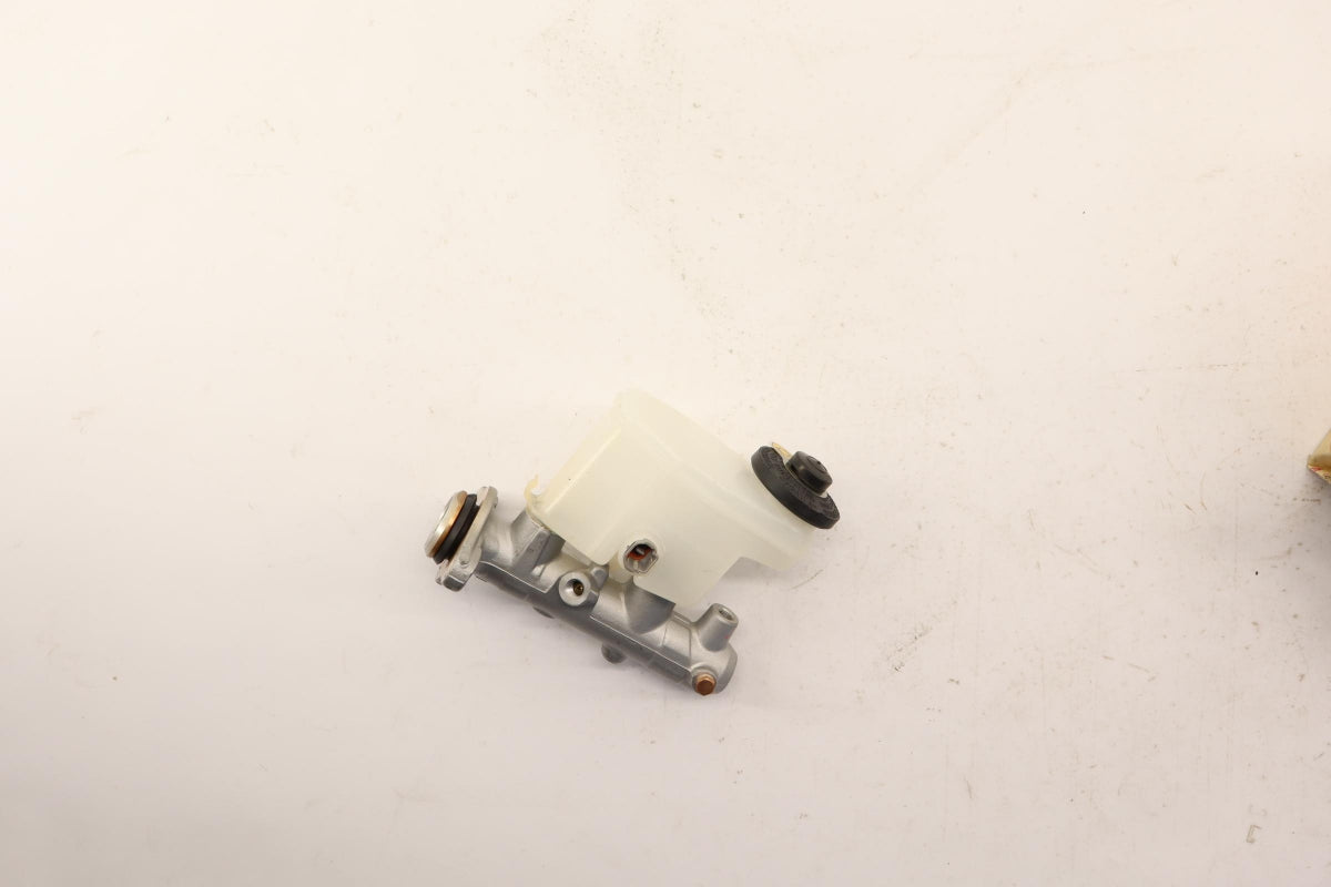 Original OE TOYOTA Hauptbremszylinder 4720126600