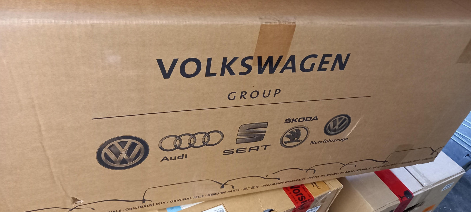 Original OE Volkswagen Ladeluftkühler 7E0145804C