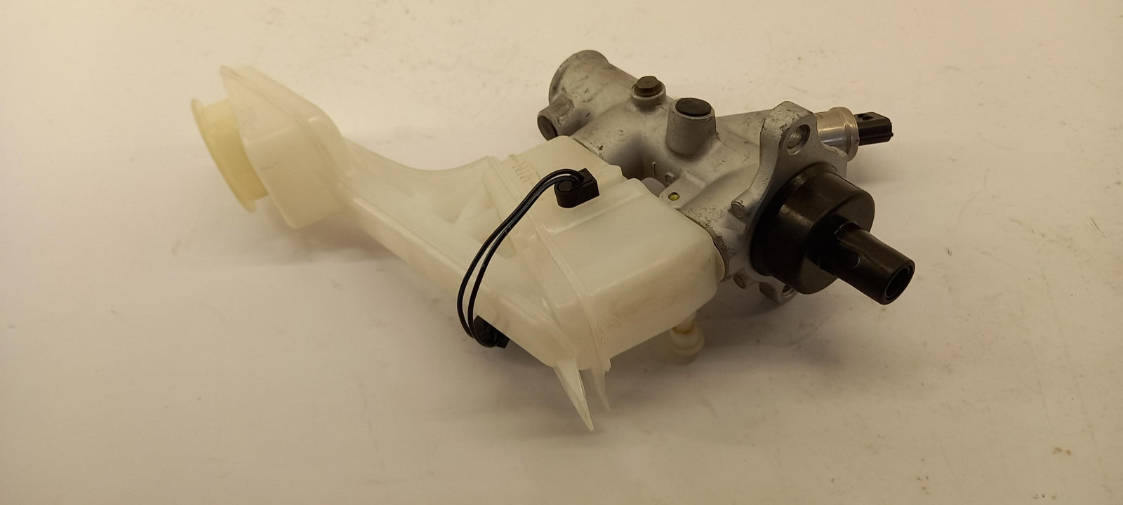 Original OE MAZDA Hauptbremszylinder CB8943400