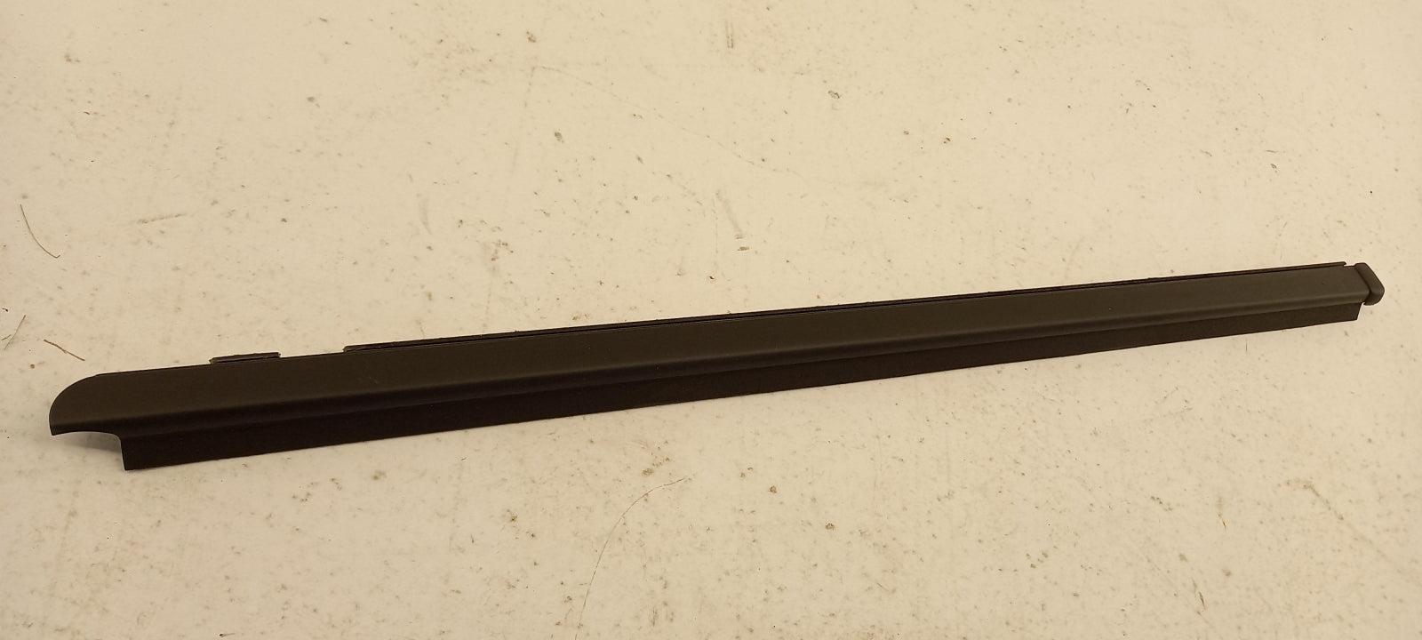 Original OE NISSAN Tür Zierleiste 82820AX105