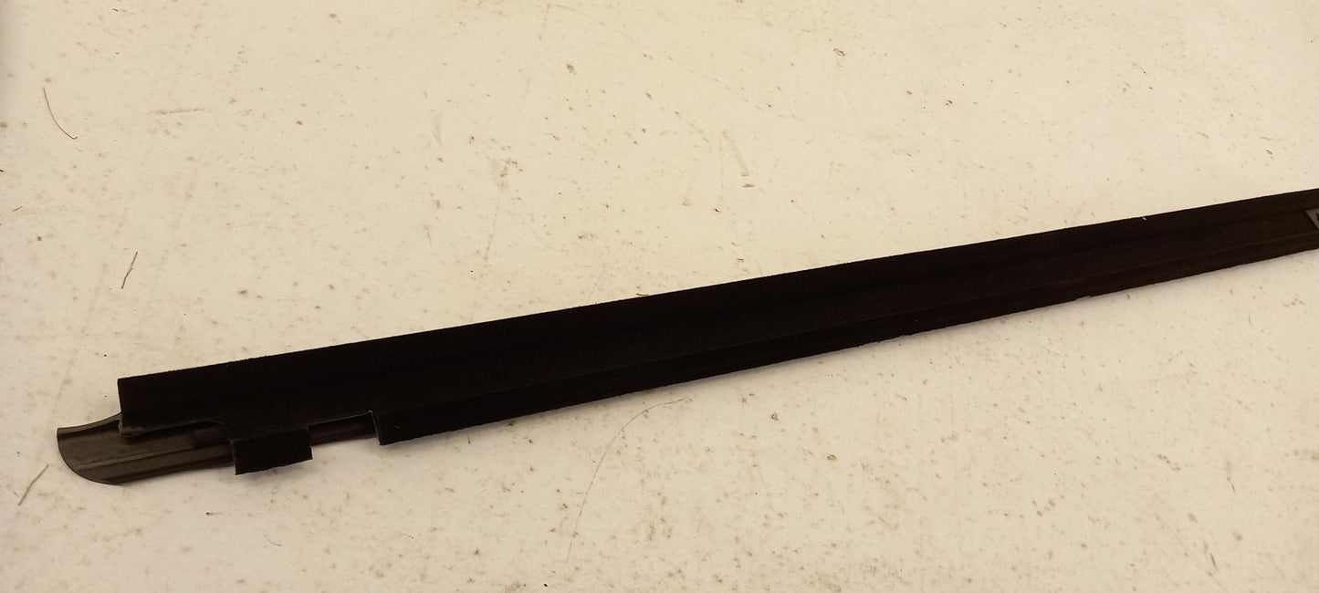 Original OE NISSAN Tür Zierleiste 82820AX105
