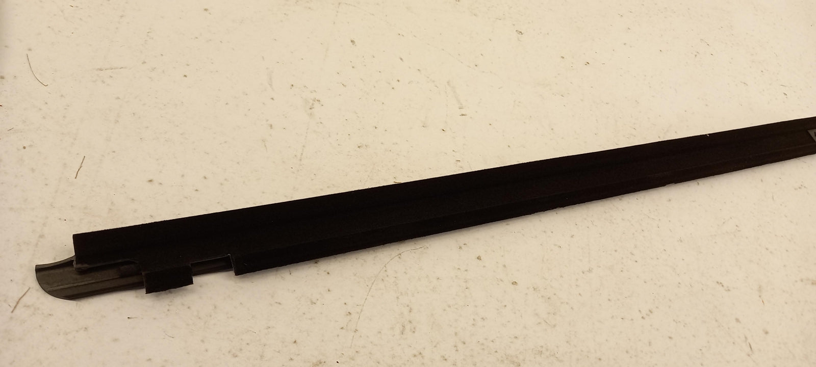 Original OE NISSAN Tür Zierleiste 82820AX105