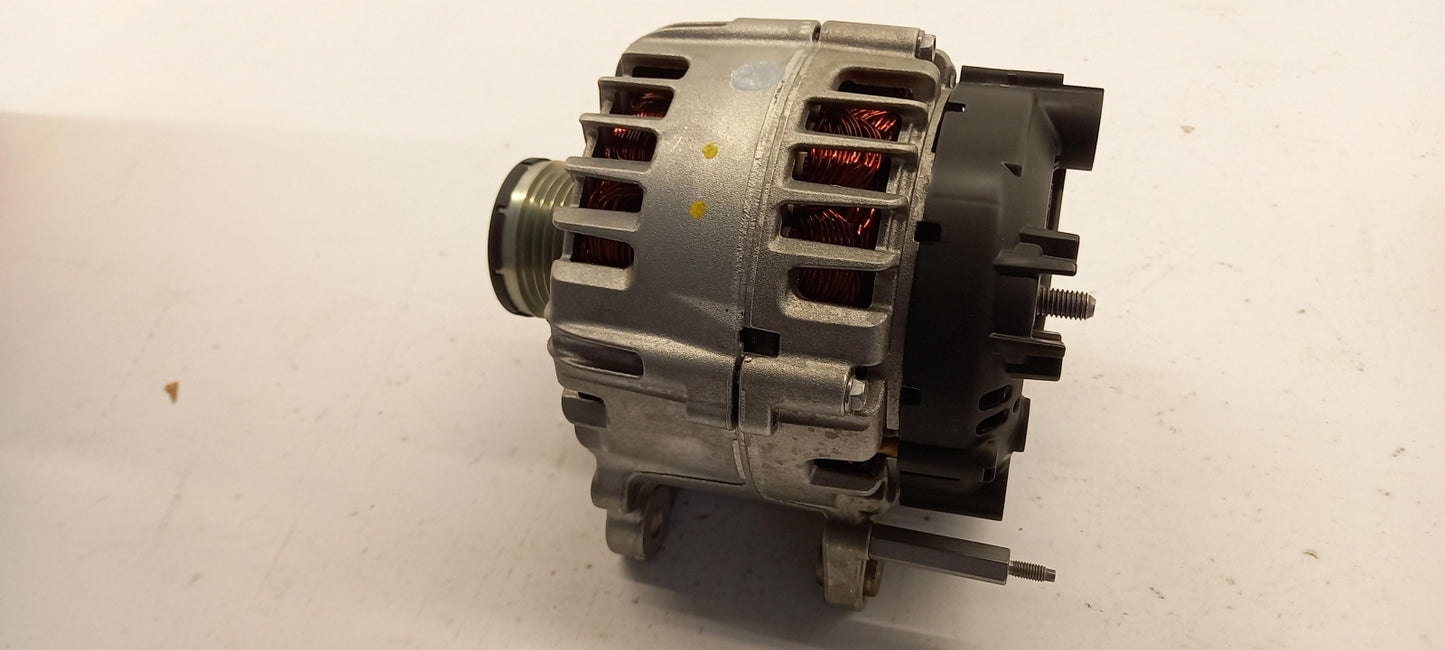 Original OE Volkswagen Lichtmaschine 03C903025D
