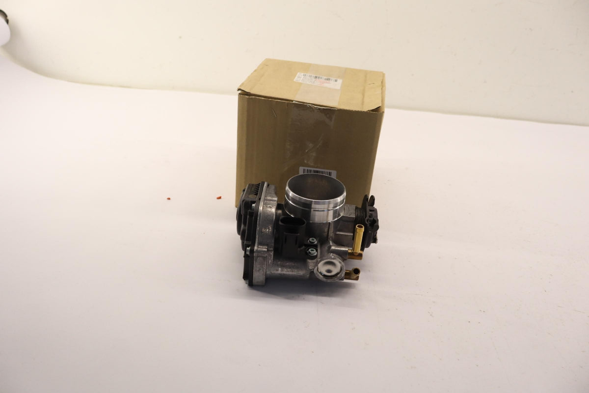 Original AUDI A3 VW Golf 1J Bora SKODA Octavia 1U 1.8 Drosselklappe 06A133064M
