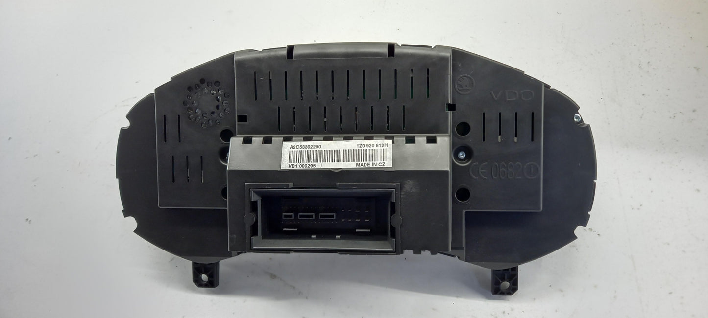 Original OE Volkswagen Kombiinstrument 1Z0920812HKD0