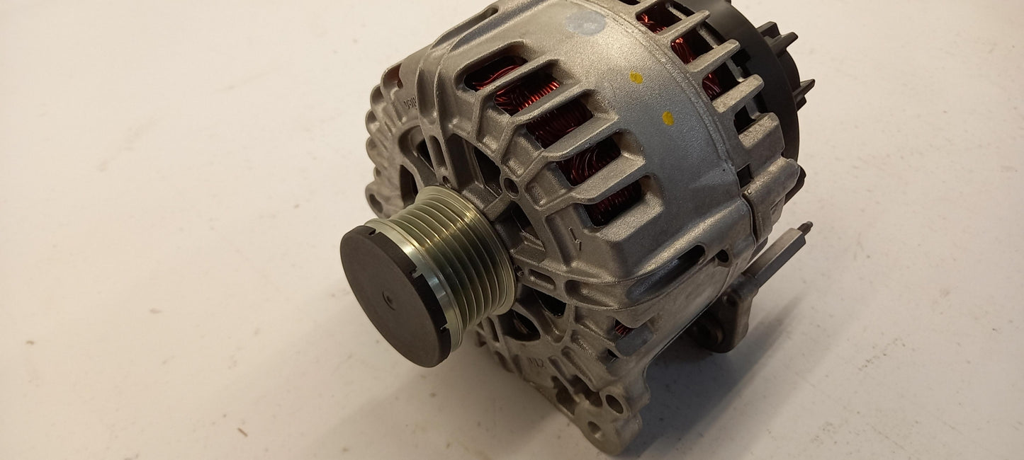 Original OE Volkswagen Lichtmaschine 03C903025D