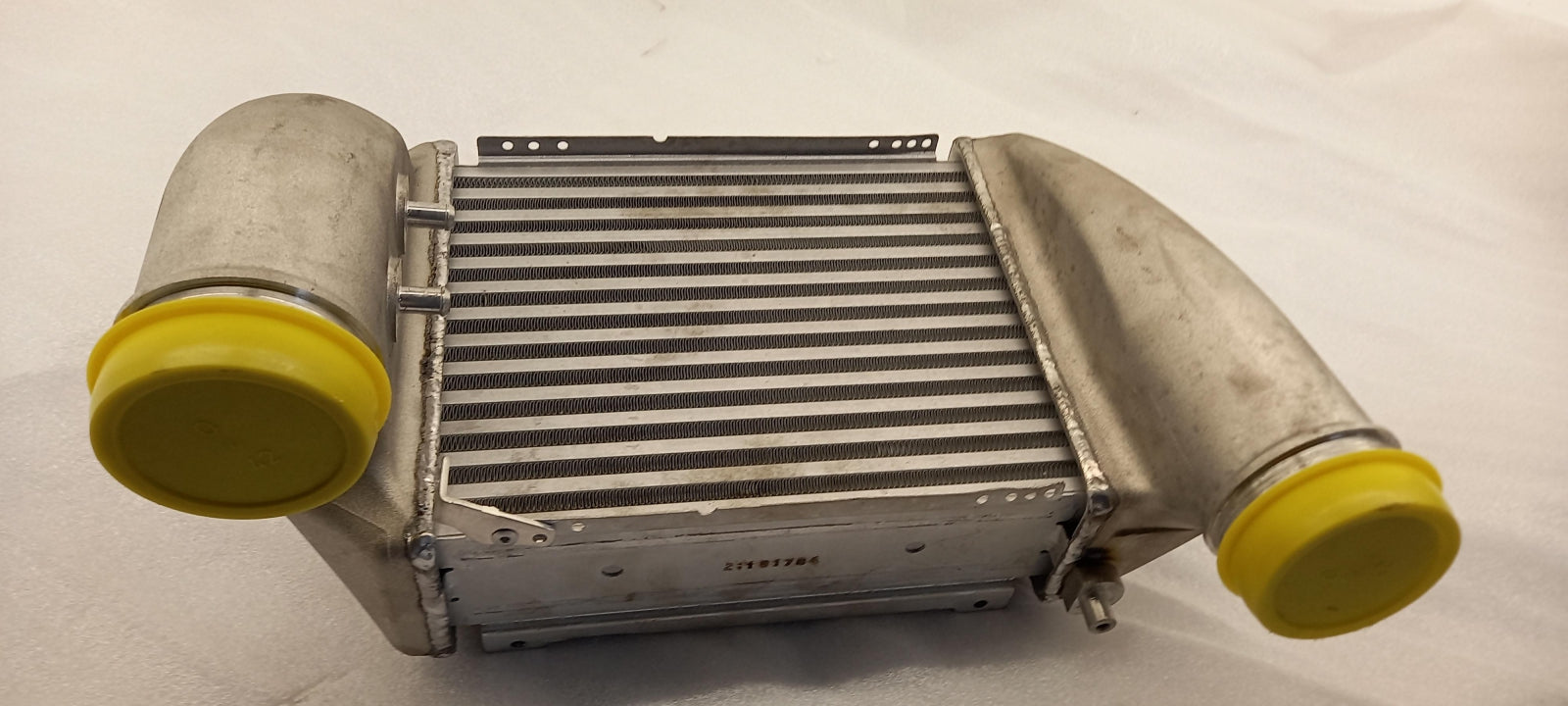 Original OE Volkswagen Ladeluftkühler 077145804