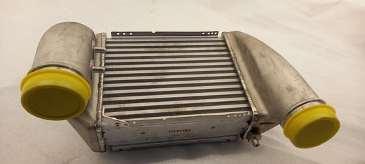 Original OE Volkswagen Ladeluftkühler 077145804