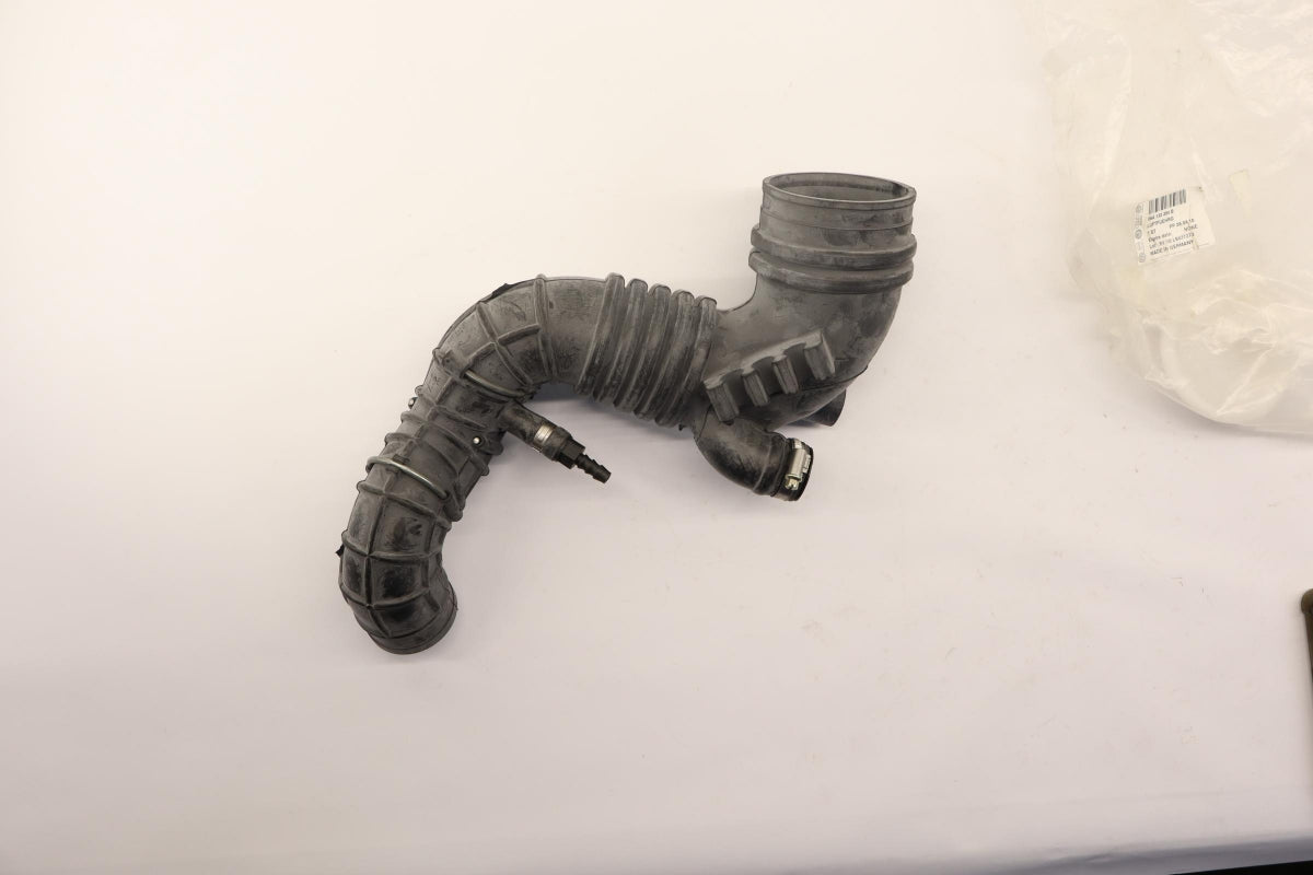 Original OE Volkswagen Luftfilter Ansaugschlauch 06A133354B
