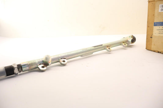 Original OE MERCEDES-BENZ Kraftstoff Verteilerrohr A6120700095