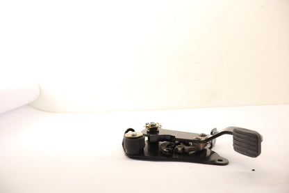 Original OE MERCEDES-BENZ Bremspedal Pad A6384200084