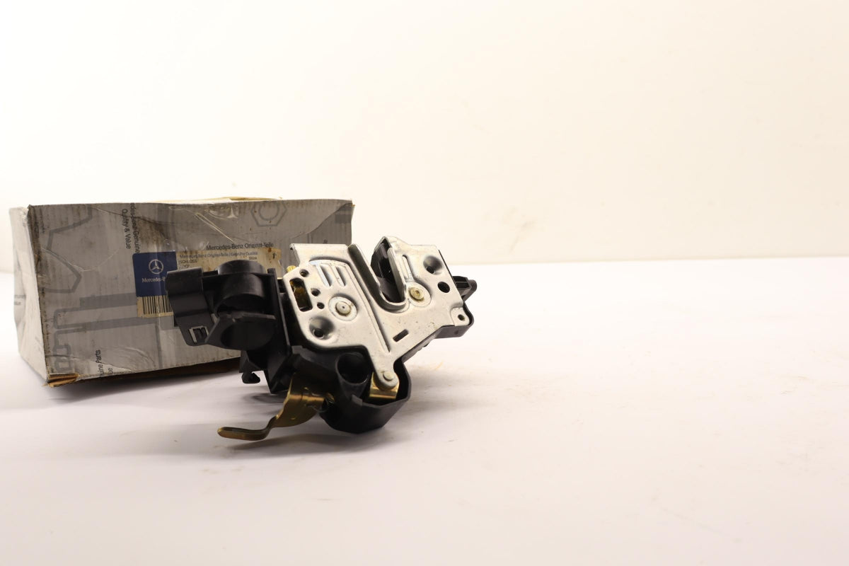Original OE MERCEDES-BENZ Türschloss A2027204135