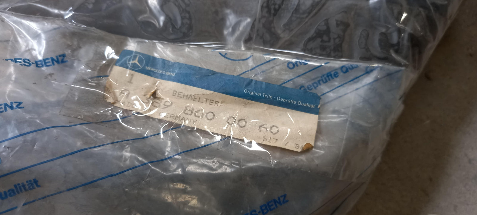 Original OE MERCEDES-BENZ Kühlmittelbehälter A3898600060