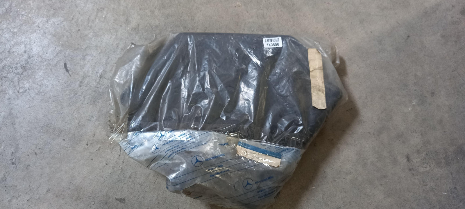 Original OE MERCEDES-BENZ Kühlmittelbehälter A3898600060