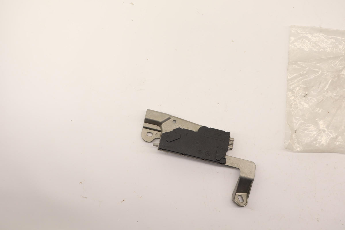 Original OE MERCEDES-BENZ Verstärker A2118207689