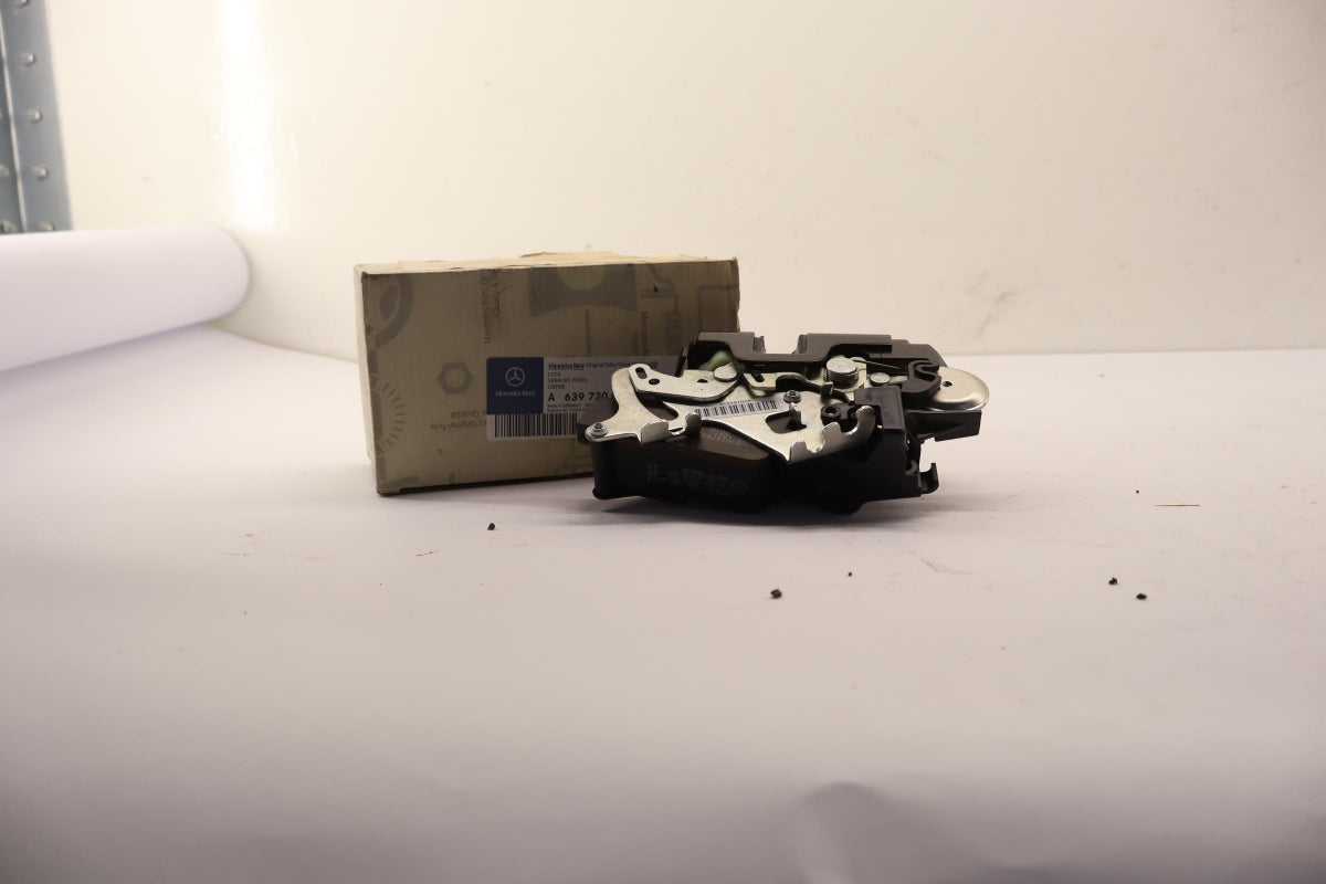 Original OE MERCEDES-BENZ Türschloss A6397300435