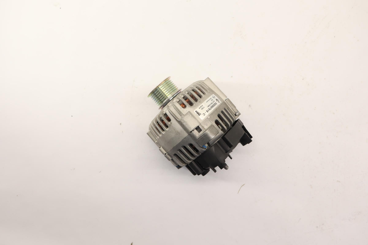 Original OE RENAULT Lichtmaschine 8200667618