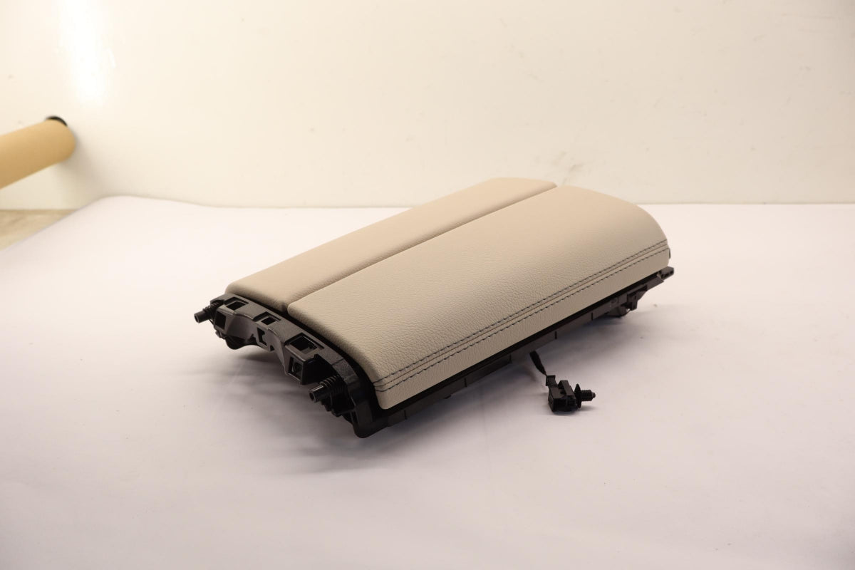 Original OE MERCEDES-BENZ Armlehne A16768092008U03