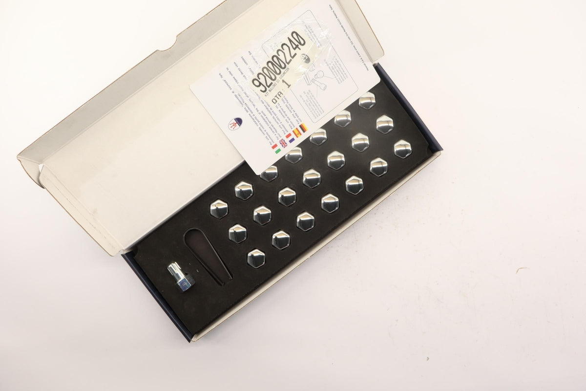 Original OE MASERATI Radschraubensatz 920002240
