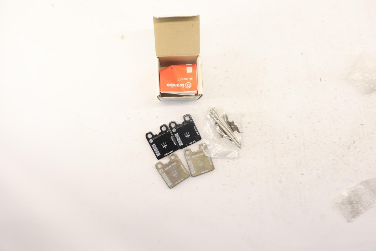 Original OE MASERATI Bremsbeläge 673007248