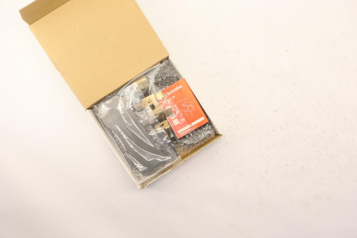Original OE MASERATI Bremsbeläge 673010891