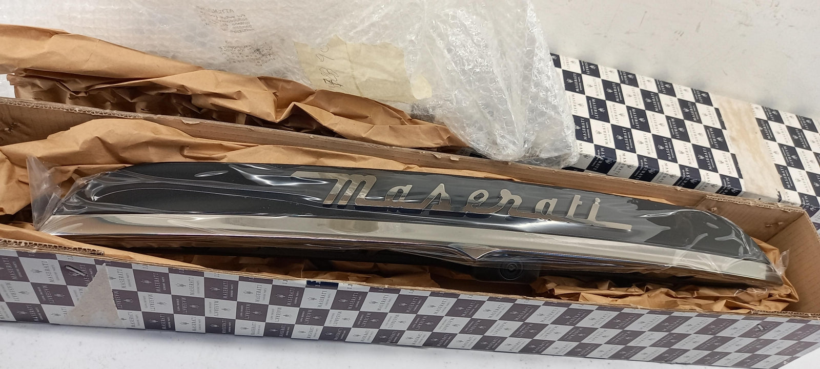 Original OE MASERATI Rückfahrkamera 670137289