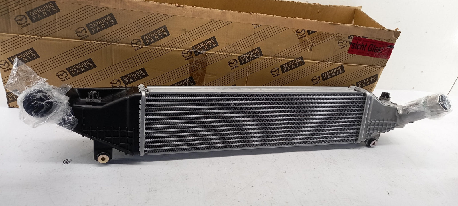 Original OE MAZDA Ladeluftkühler Y60113550C
