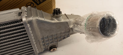Original OE MAZDA Ladeluftkühler Y60113550C