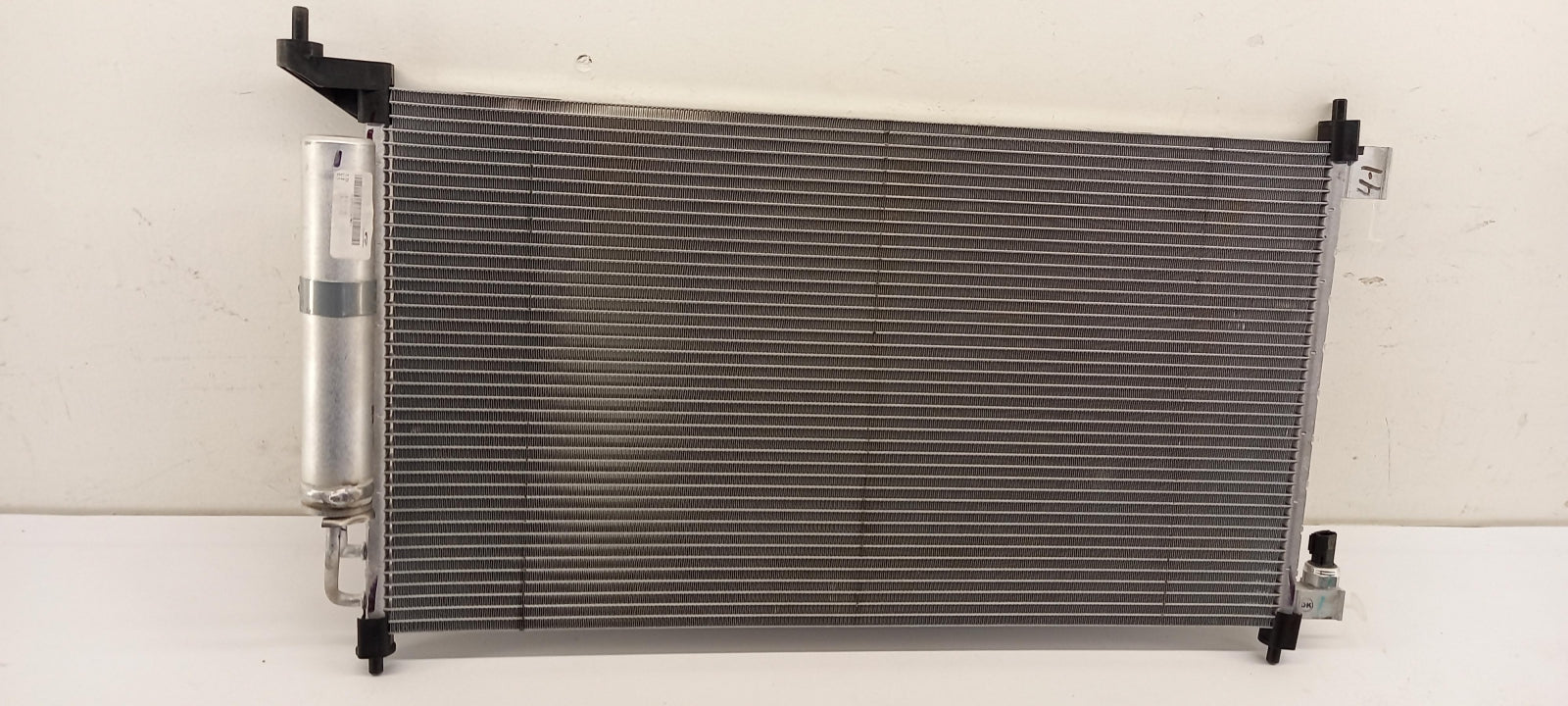 Original OE NISSAN Klimakondensator 92100ZW40D