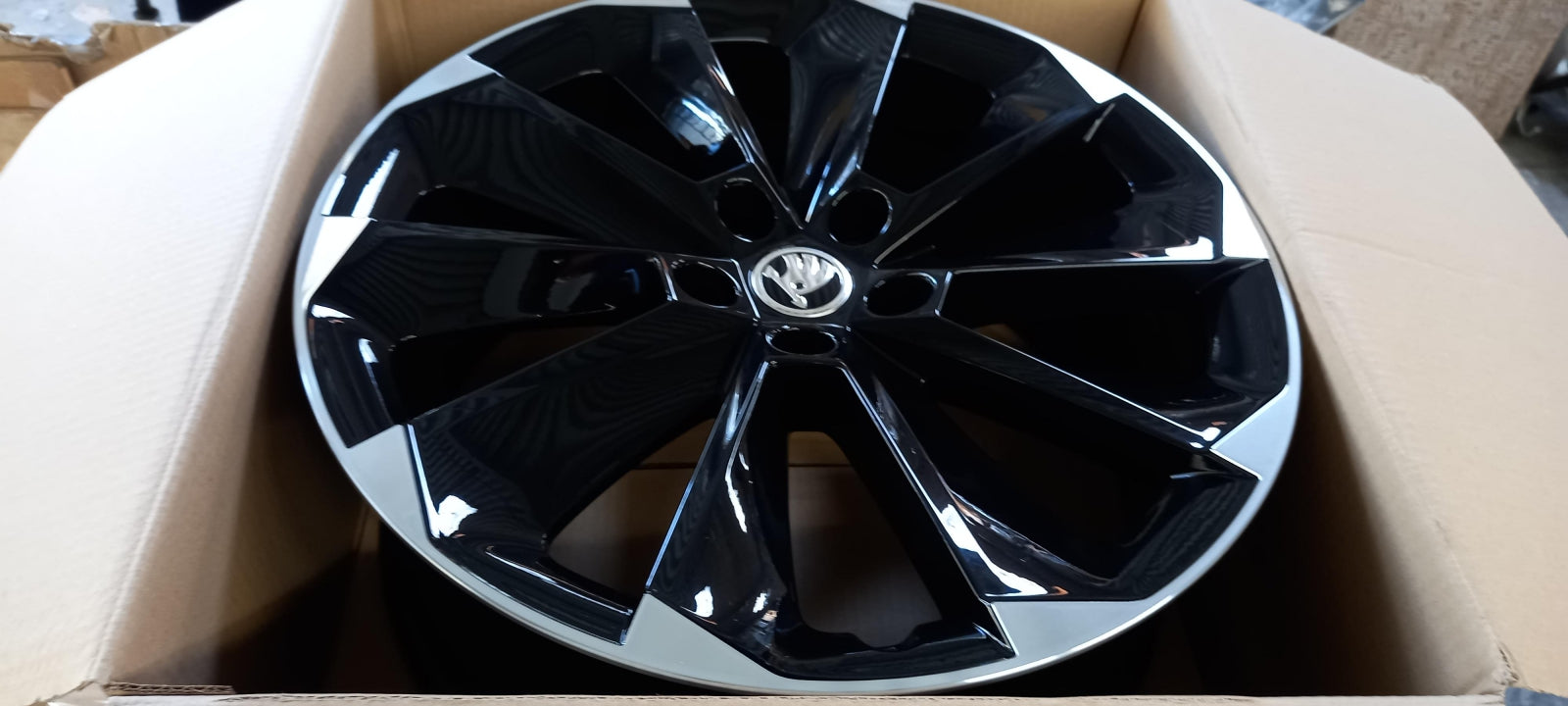Original OE Volkswagen Felge 3V0071499JX2