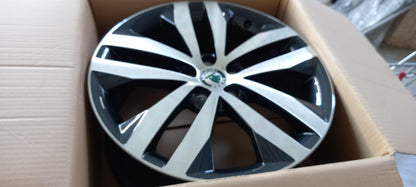 Original SKODA Fabia 11-15 Gigaro Alufelge 7Jx17 ET41  5J0071496B
