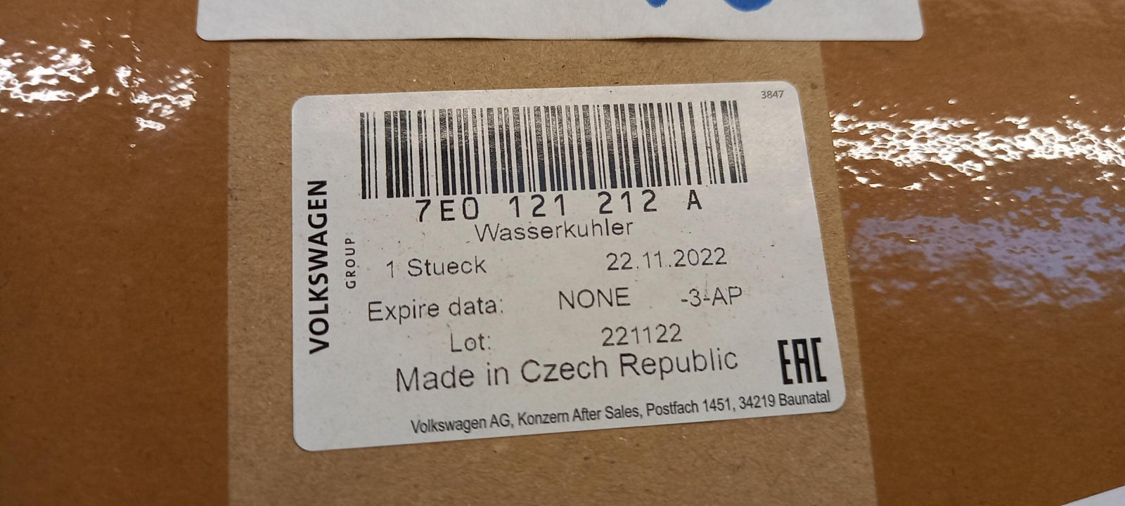 Original OE Volkswagen Wasserkühler 7E0121212A