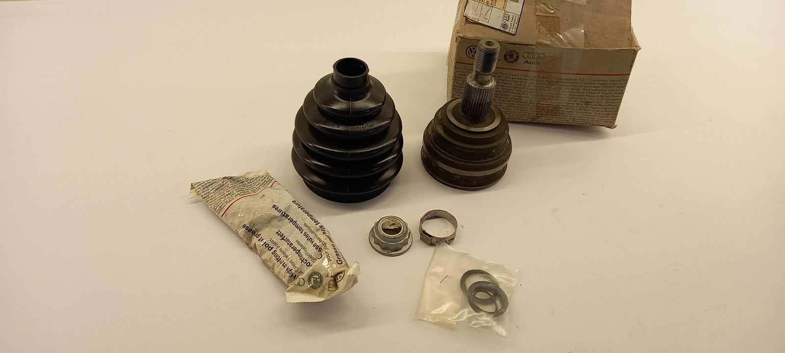 Original OE Volkswagen Antriebswelle Gelenksatz 357498099E